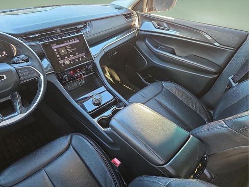 Used 2022 Jeep Grand Cherokee L Laredo w/ Luxury Tech Group I image 13