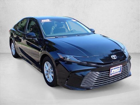 Used 2025 Toyota Camry LE FWD image 6