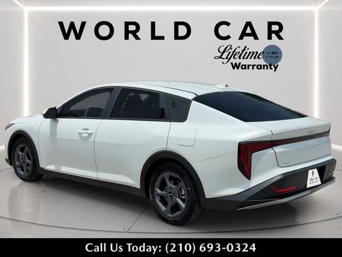 Used 2025 Kia K4 FWD image 5