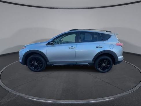 Used 2018 Toyota RAV4 XLE image 9