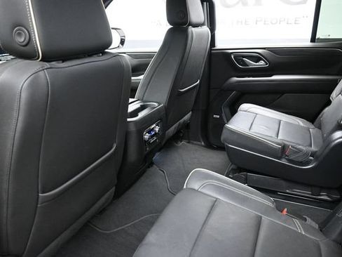 Used 2023 GMC Yukon SLT w/ SLT Luxury Package AWD/4WD image 32