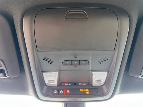 Used 2017 Cadillac XT5 FWD image 24