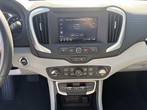 Used 2023 GMC Terrain SLE w/ Driver Convenience Package image 30