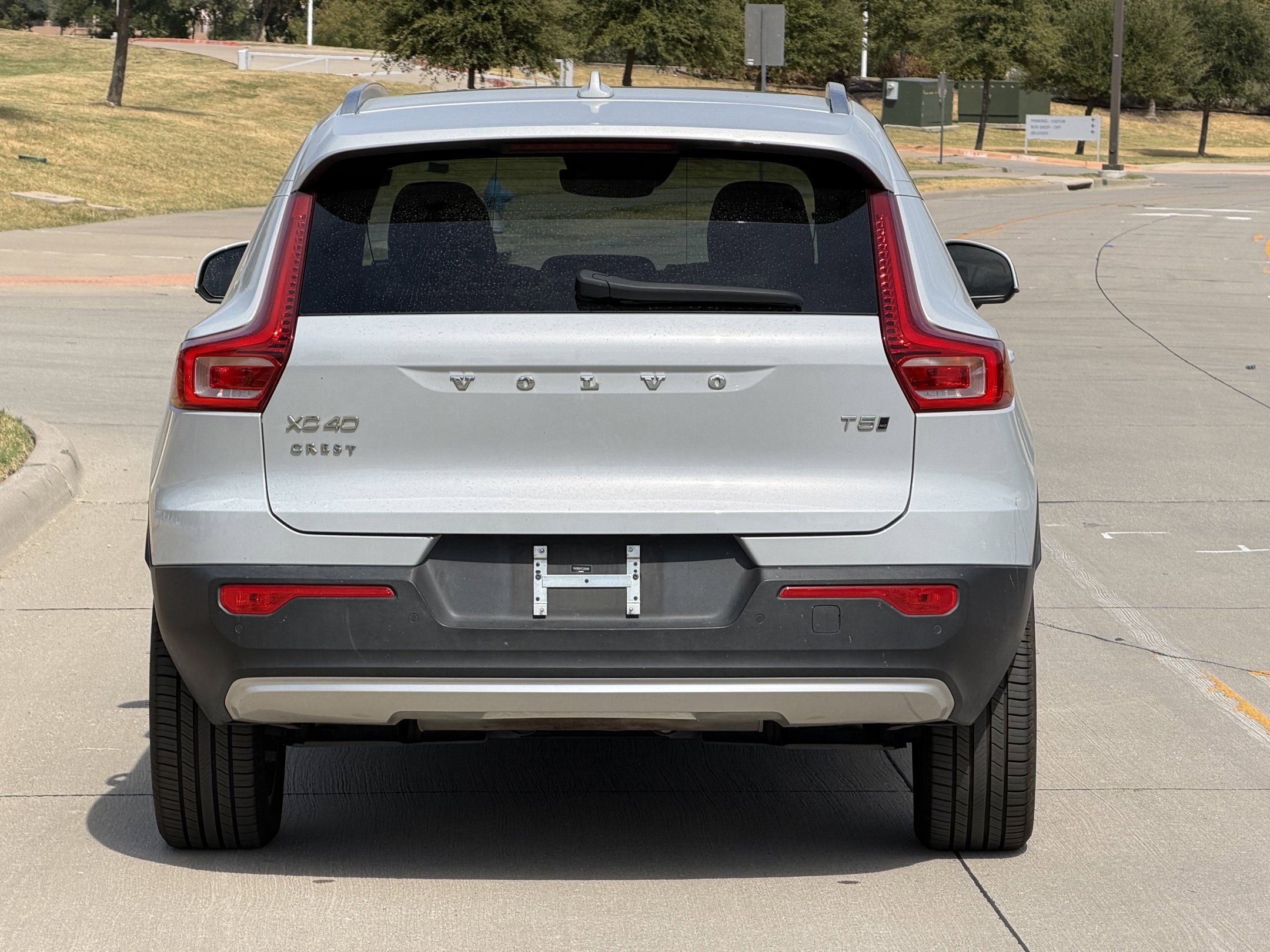 Used 2020 Volvo XC40 T5 Momentum w/ Protection Package Premier AWD/4WD image 6