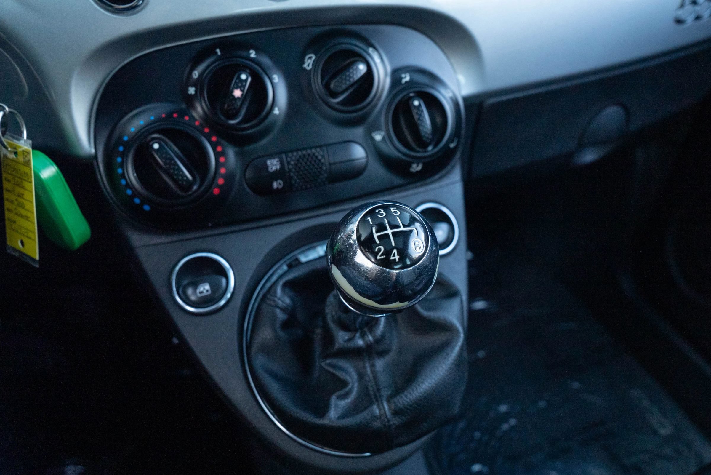 Used 2012 FIAT 500 Sport w/ Safety & Sound Pkg FWD image 41