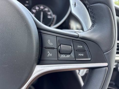 Used 2019 Alfa Romeo Giulia AWD w/ Quick Order Package 22J Sport image 29
