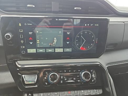 Used 2025 GMC Sierra 2500 AT4X image 23