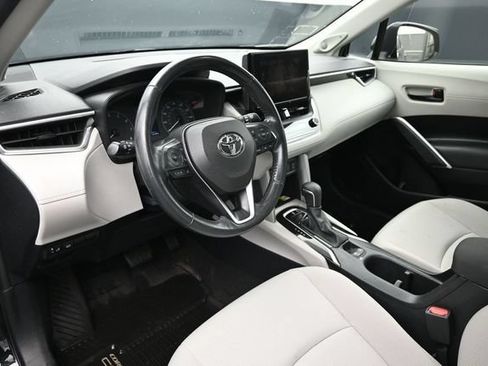 Used 2023 Toyota Corolla Cross LE w/ Moonroof Package AWD/4WD image 13