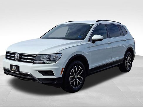 Used 2021 Volkswagen Tiguan SE image 3