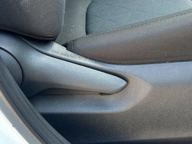 Used 2025 Toyota RAV4 XLE FWD image 29