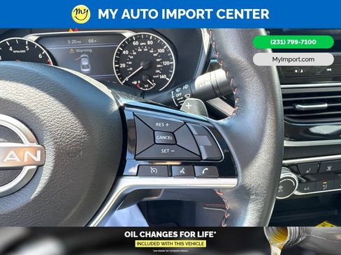 Used 2024 Nissan Altima 2.5 SR w/ SR Premium Package AWD/4WD image 17