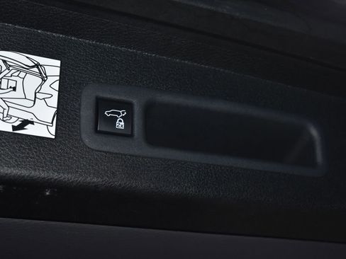 Used 2023 Toyota Sienna XLE image 31