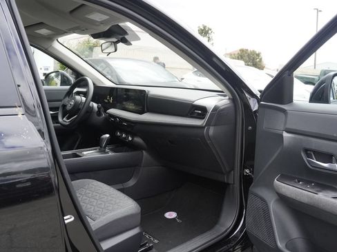 Used 2025 Nissan Kicks SV FWD image 23