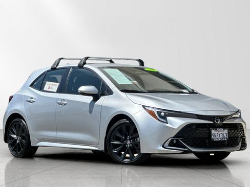 Used 2025 Toyota Corolla XSE FWD image 1