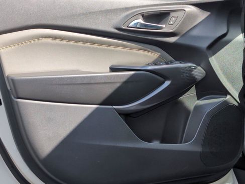 New 2026 Chevrolet Trax ACTIV w/ Sunroof Package FWD image 19