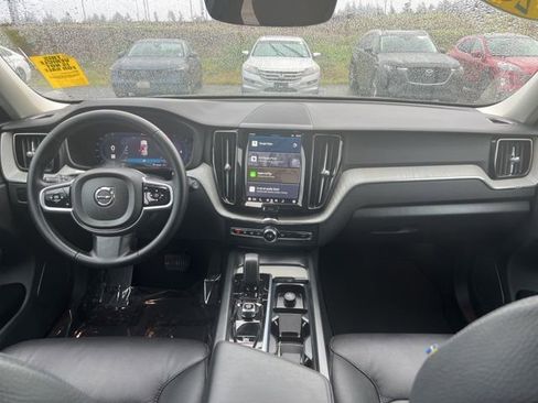 Used 2025 Volvo XC60 B5 Plus image 11