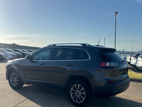 Used 2019 Jeep Cherokee Latitude Plus w/ Comfort/Convenience Group FWD image 15
