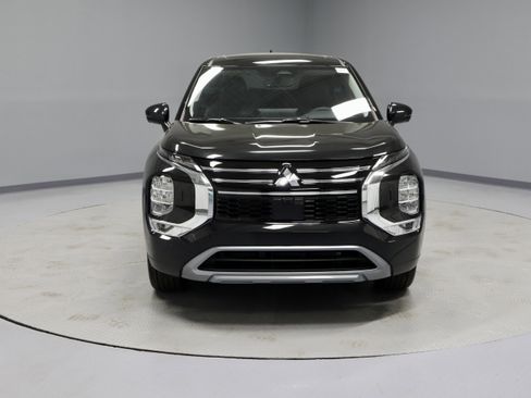 New 2025 Mitsubishi Outlander SE image 4