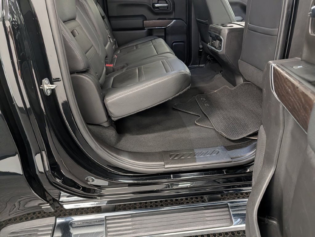 Used 2022 GMC Sierra 1500 Denali w/ Driver Alert Package II AWD/4WD image 32