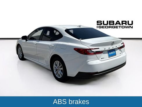 Used 2025 Toyota Camry LE FWD image 5