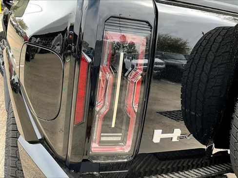 New 2025 GMC Hummer EV 3X AWD/4WD image 12
