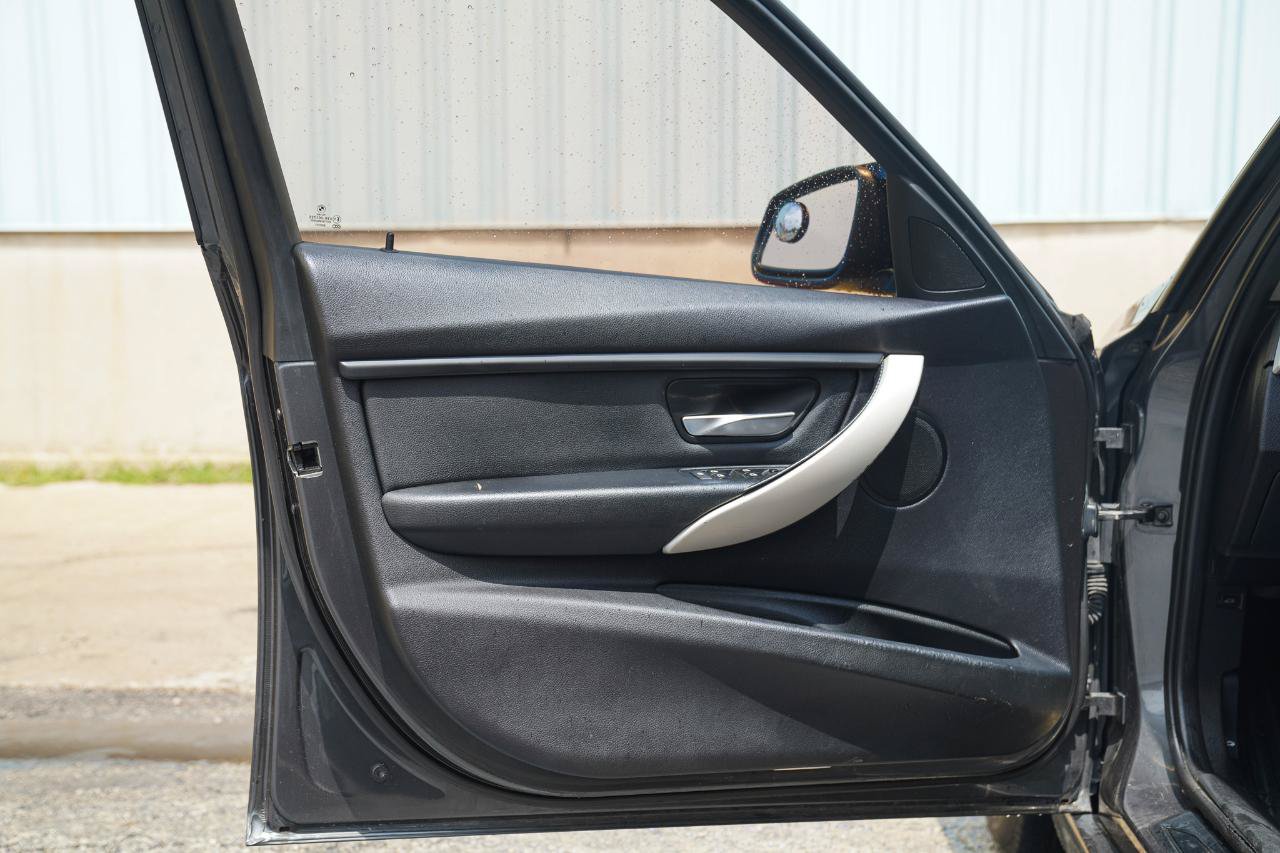 Used 2013 BMW 328i Sedan RWD image 17