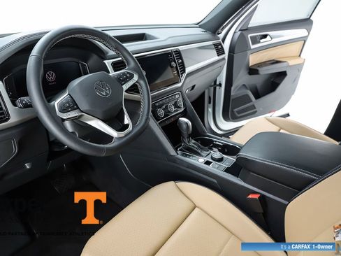 Used 2023 Volkswagen Atlas Cross Sport SEL AWD/4WD image 19