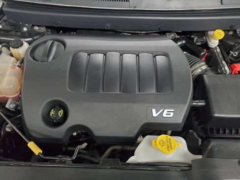 Used 2017 Dodge Journey SXT w/ Comfort/Convenience Group FWD image 4
