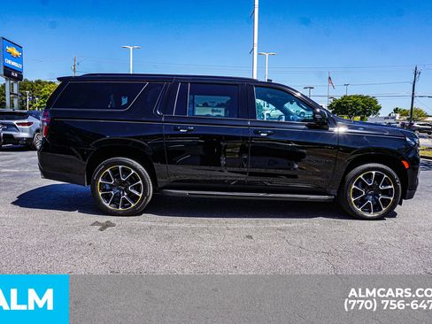 Used 2022 Chevrolet Suburban RST w/ Sport Performance Package AWD/4WD image 11