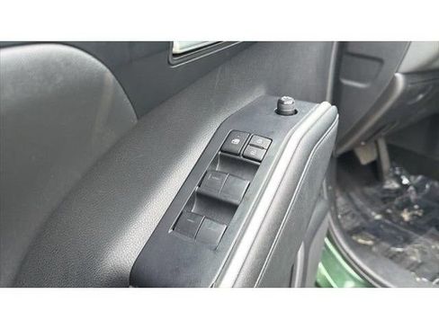 Used 2024 Toyota Highlander XLE FWD image 15