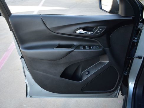 Used 2023 Chevrolet Equinox LT w/ Driver Convenience Package image 13