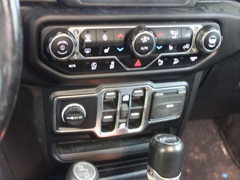 Used 2020 Jeep Wrangler Unlimited Sahara w/ Uconnect 4C Nav & Sound Group AWD/4WD image 20