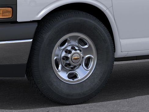 New 2026 Chevrolet Express 3500 Extended RWD image 11