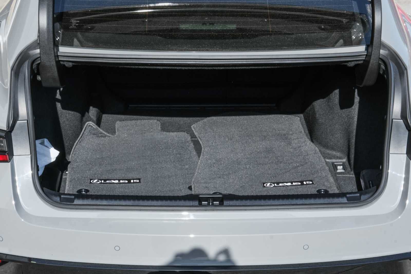 Used 2022 Lexus IS 500 RWD image 52
