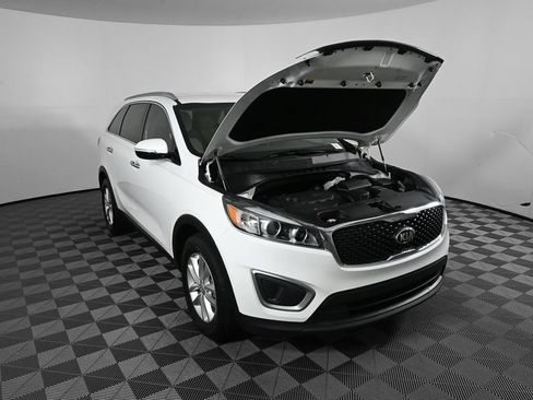 Used 2016 Kia Sorento FWD w/ LX Convenience Package image 30