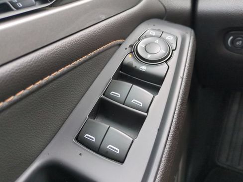 Used 2021 Chevrolet Traverse LS FWD image 29