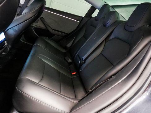 Used 2025 Tesla Model 3 Long Range RWD image 9