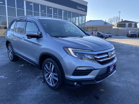 Used 2017 Honda Pilot Touring image 10