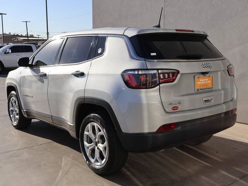 Used 2025 Jeep Compass Sport AWD/4WD image 3