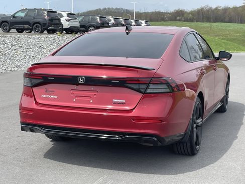 Used 2024 Honda Accord Sport image 3