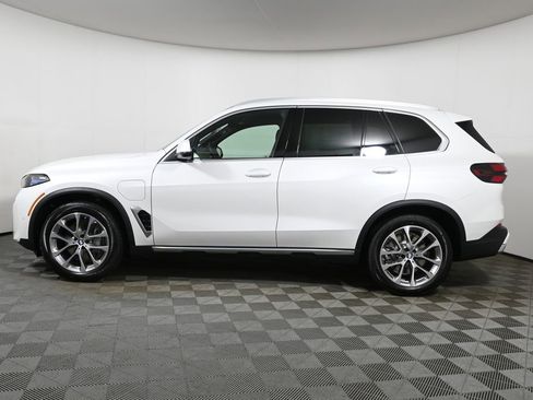 Used 2026 BMW X5 xDrive50e AWD/4WD image 2