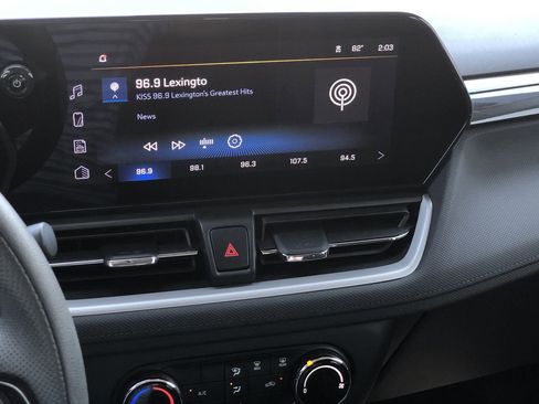 Used 2025 Chevrolet TrailBlazer LS image 26