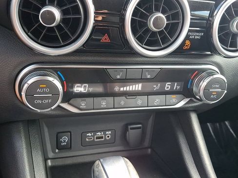 Used 2025 Nissan Sentra SR FWD image 15
