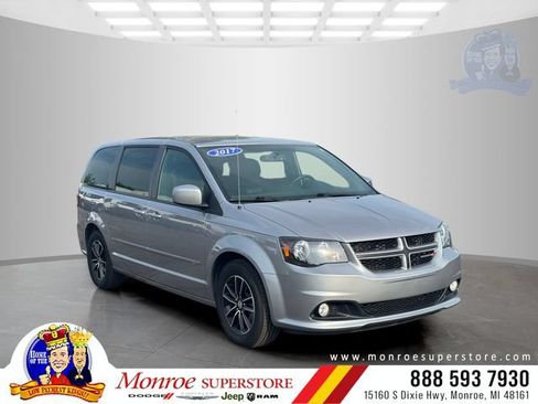 Certified 2017 Dodge Grand Caravan GT FWD image 1