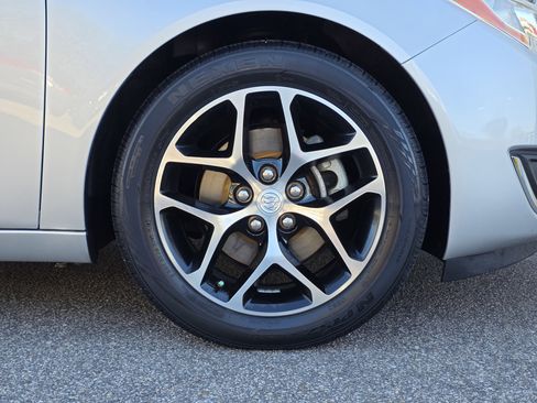 Used 2017 Buick Regal Sport Touring image 40