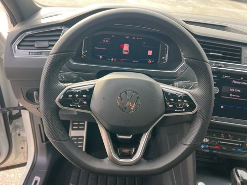 Used 2022 Volkswagen Tiguan SEL R-Line image 15