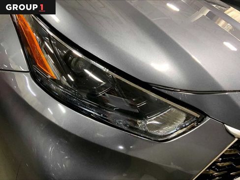 Used 2024 Toyota Highlander XLE image 27