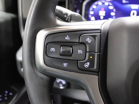Used 2025 Chevrolet Silverado 1500 LT AWD/4WD image 38