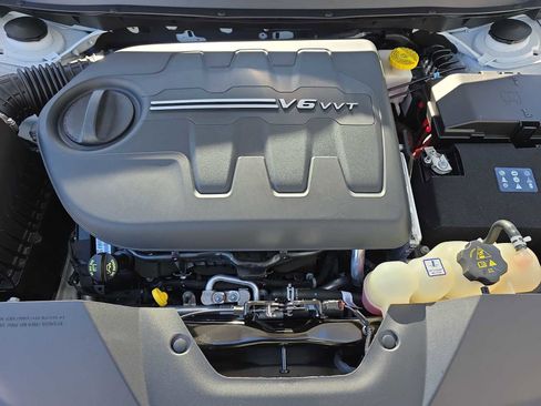 Used 2022 Jeep Cherokee Limited w/ Elite Package image 13