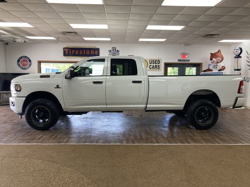 Used 2023 RAM 2500 Tradesman AWD/4WD image 2